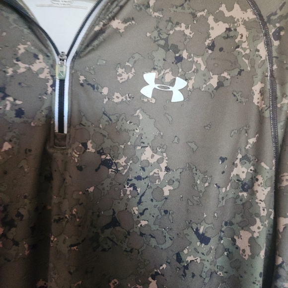 Under Armour long sleeve (🌵FOR BUNDLES ONLY) - Picture 3 of 4